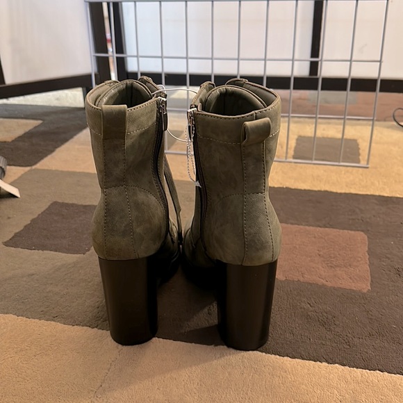 Nine West velvet green high lace up boots sliver logo front quilted new with tag - Picture 6 of 8